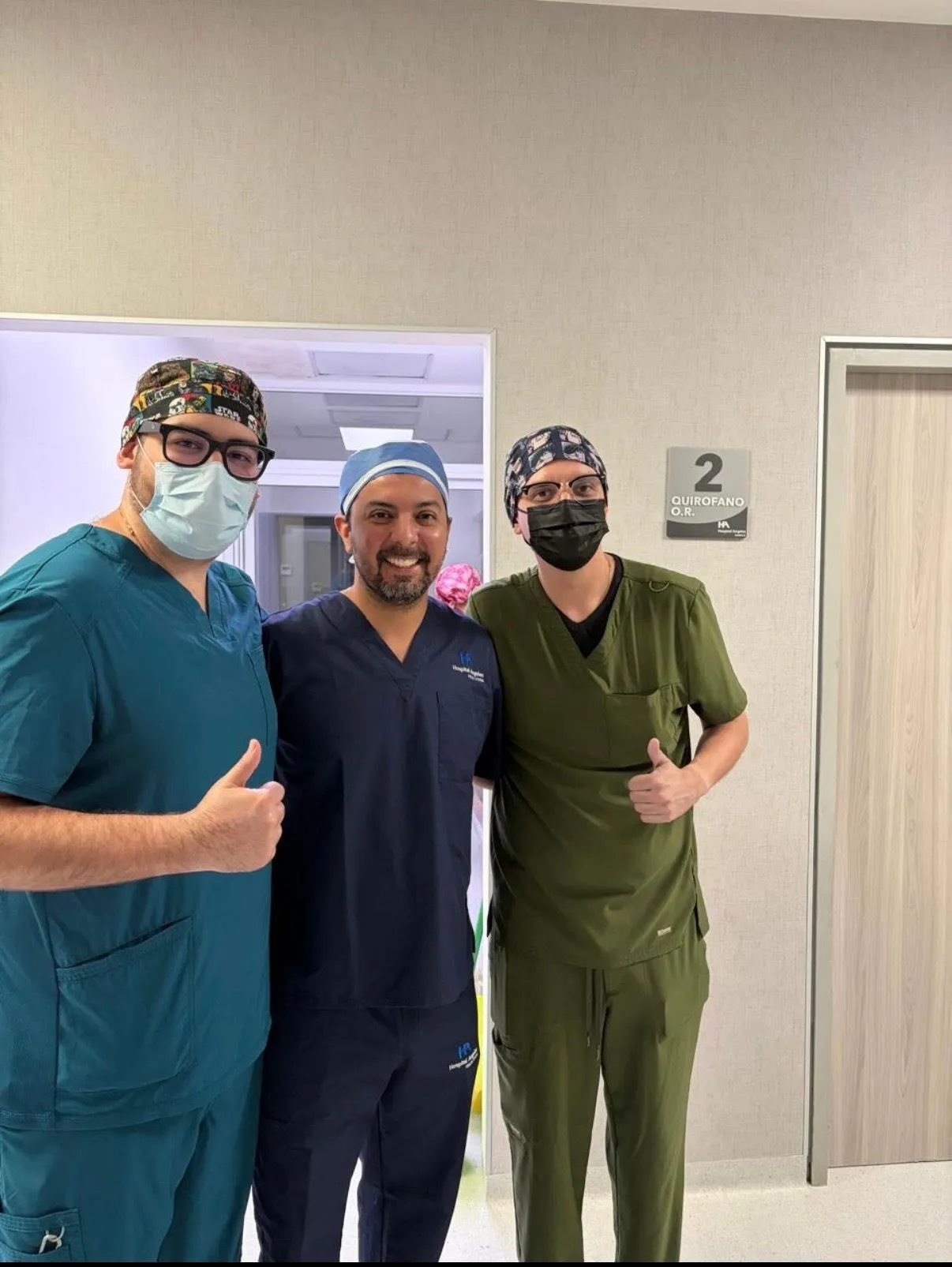 El doctor con su equipo